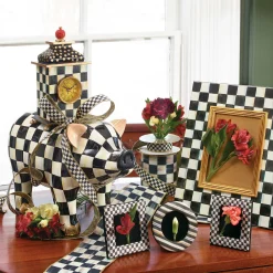 Courtly Check 4