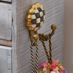 Courtly Check Hook