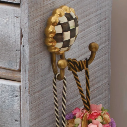 Courtly Check Hook