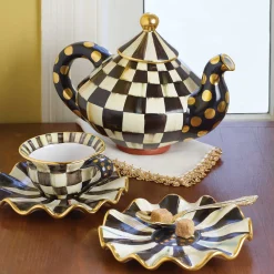 Courtly Check Teapot