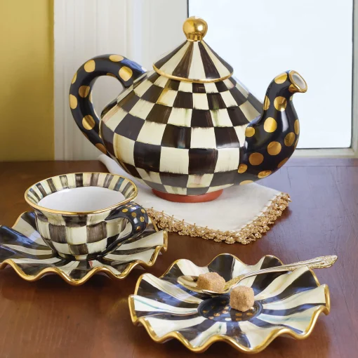 Courtly Check Teapot