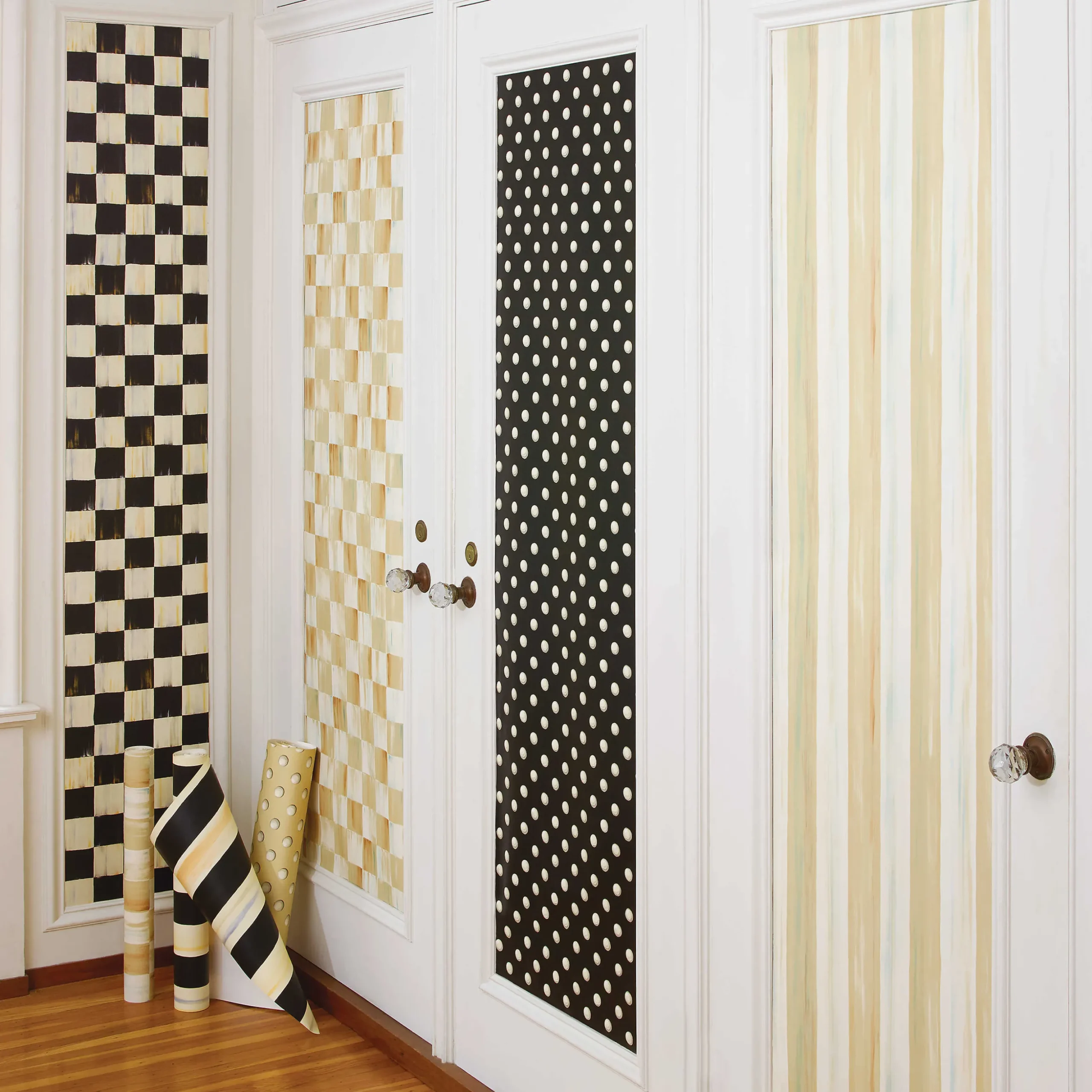 Courtly Check Wallpaper