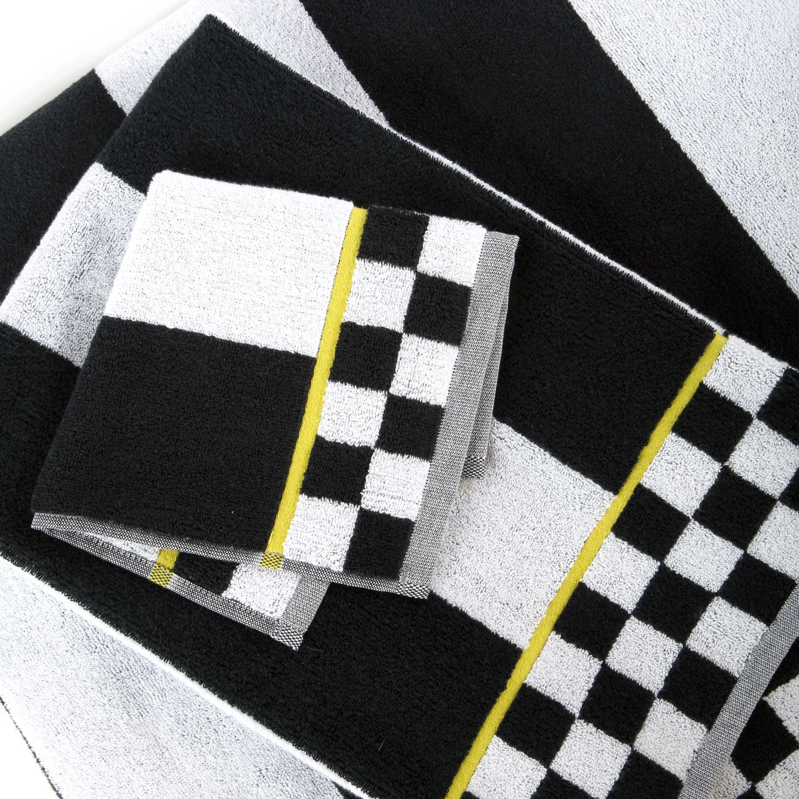 Courtly Stripe Bath Towel