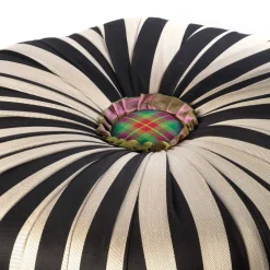 On Wall Street Setting Seat