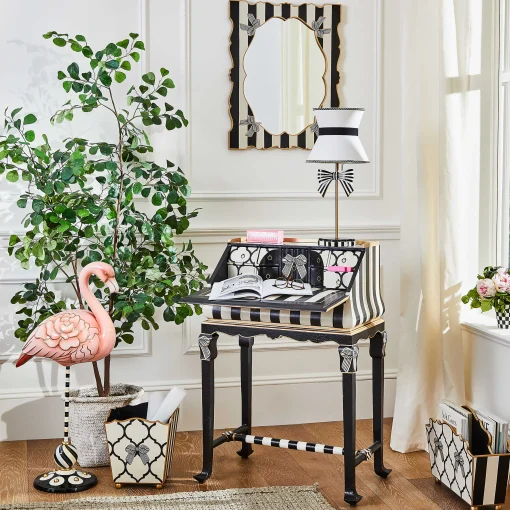 Pretty As A Bow Table Lamp