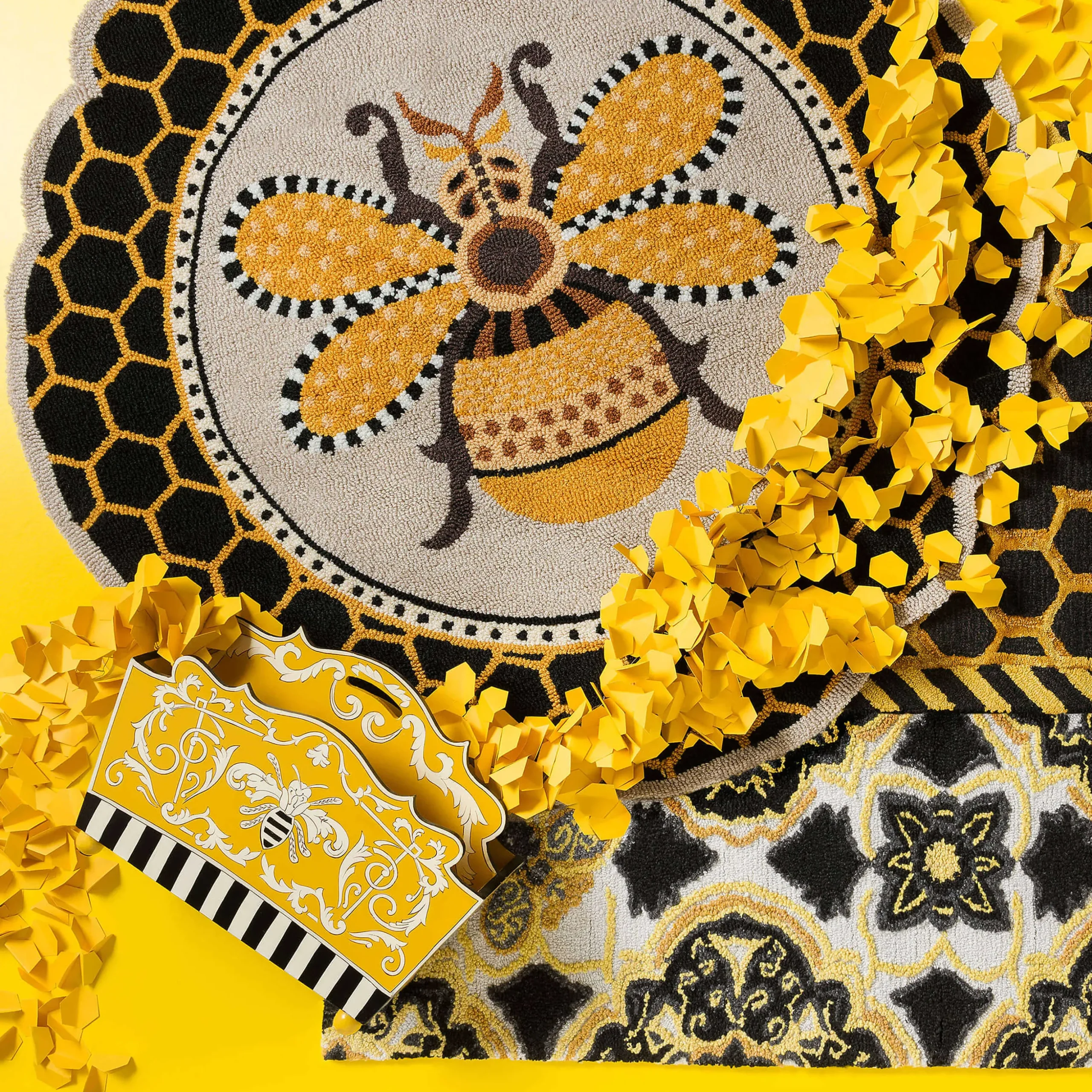 Queen Bee Rug - 4' Round
